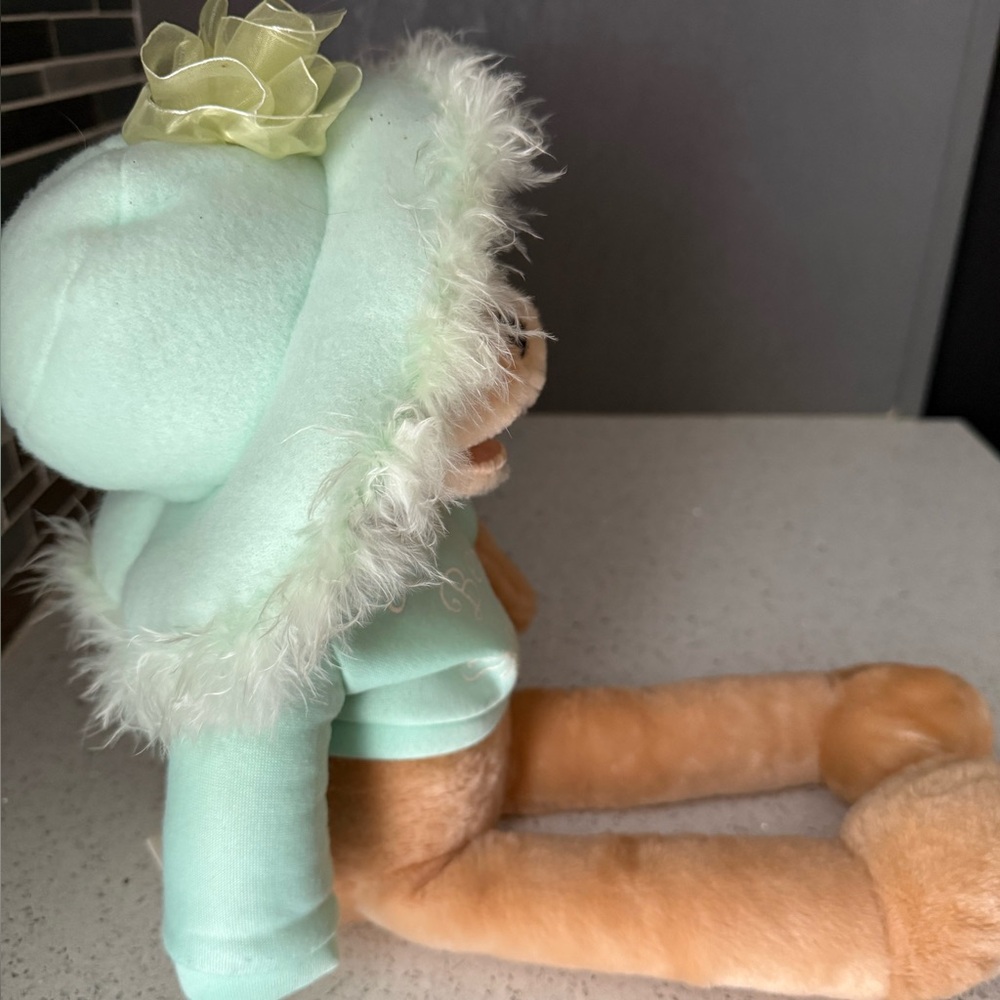 CHANTILLY Lane Musical Singing Plush Teddy Bear wearing a Light Green Dress. - Picture 8 of 11
